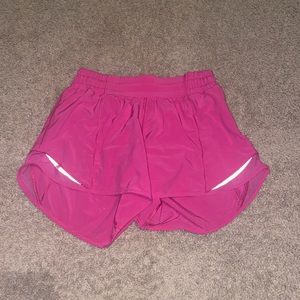 Lululemon shorts sonic pink
